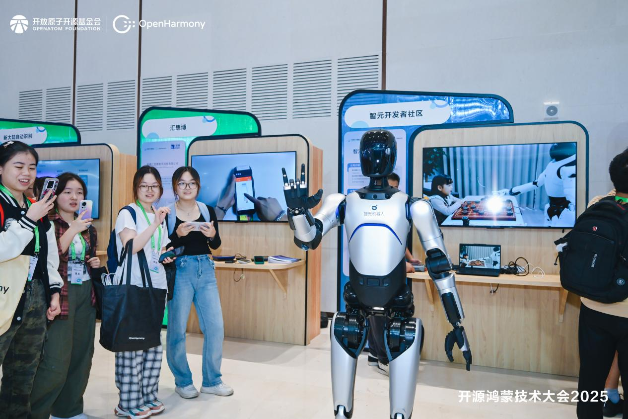 9.29 富联娱乐开源鸿蒙推文图片2.png